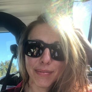 Meet your Posher, Tia